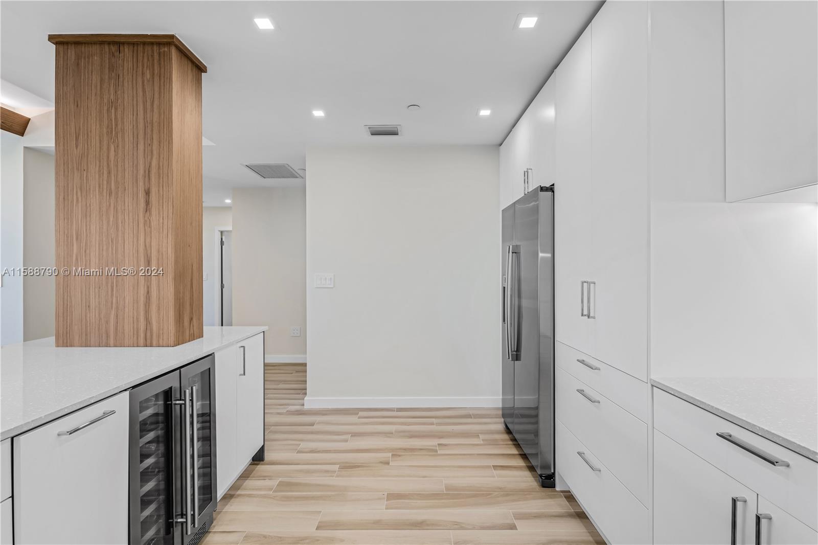 201 Crandon Blvd # 837