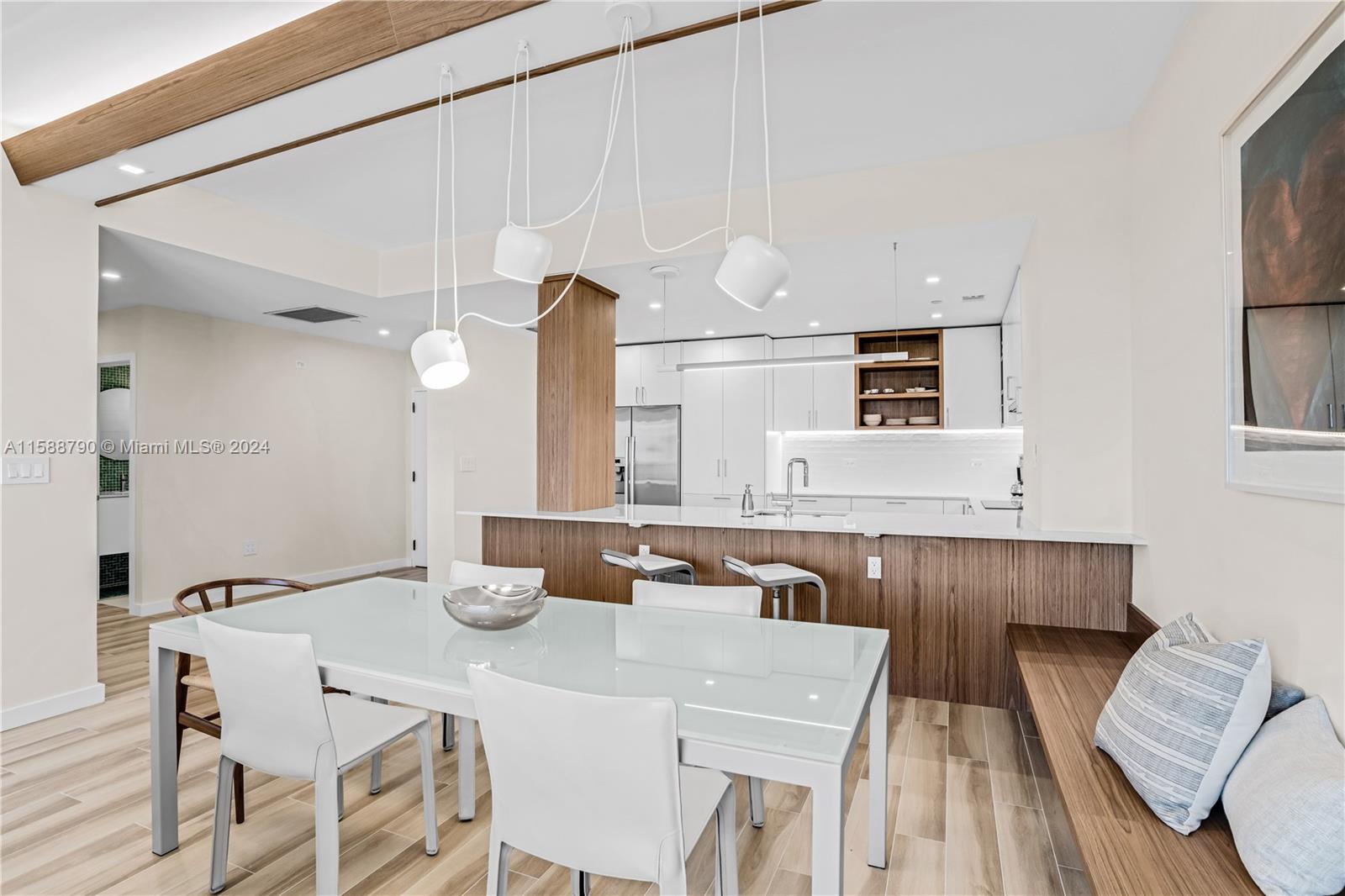 201 Crandon Blvd # 837