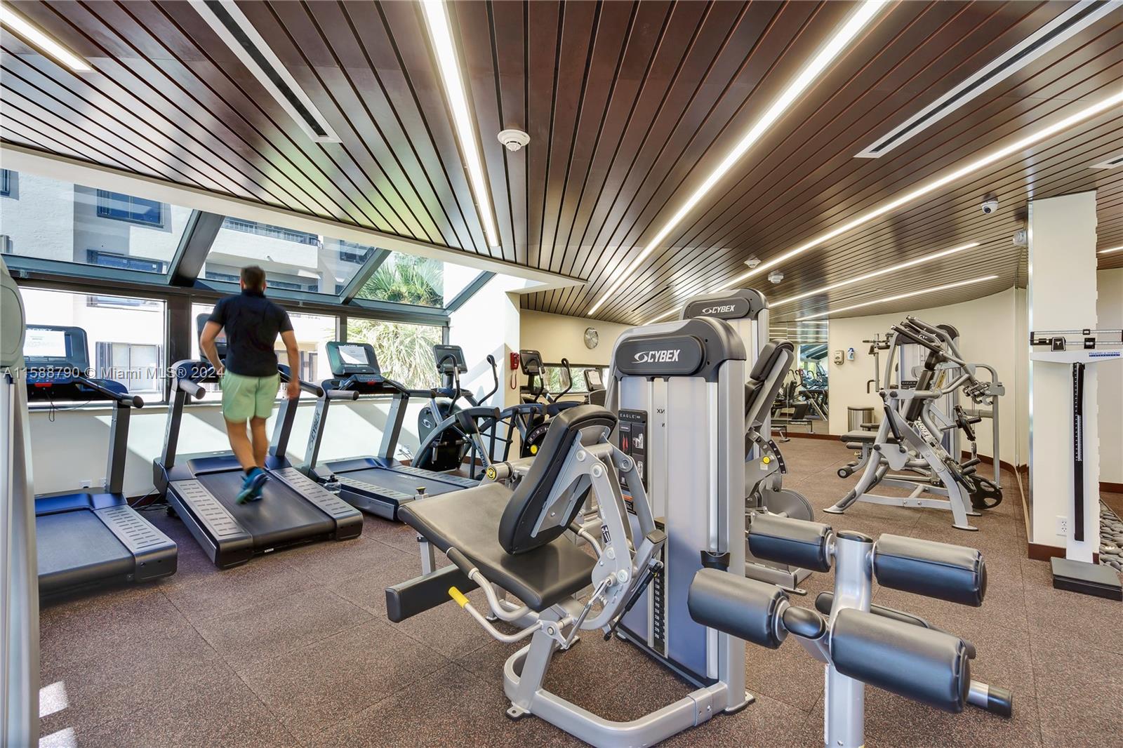 201 Crandon Blvd # 837