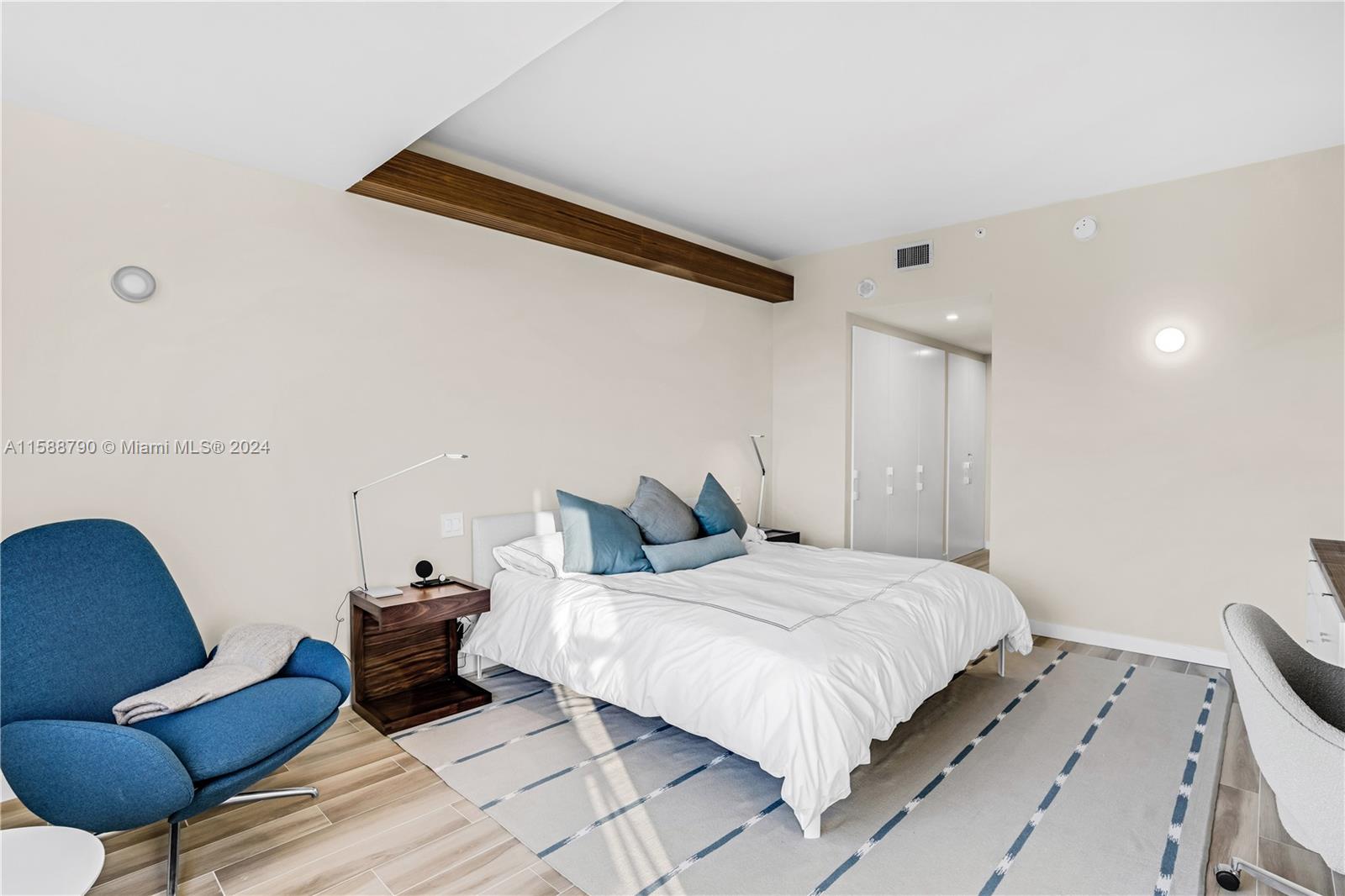 201 Crandon Blvd # 837