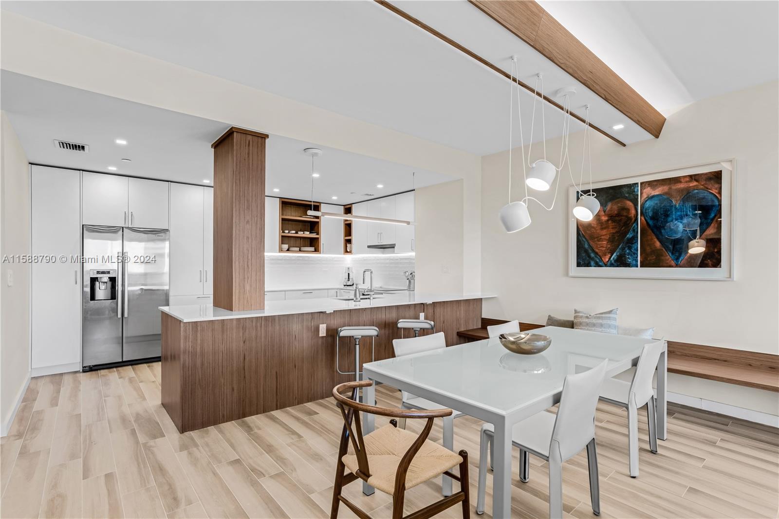 201 Crandon Blvd # 837