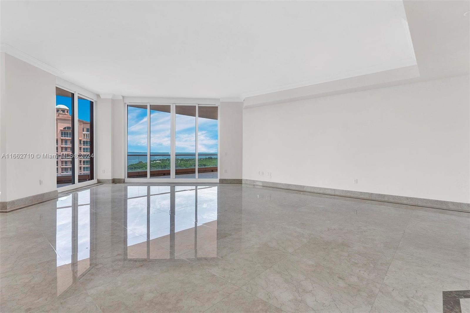 60 Edgewater Dr Unit: PH2D