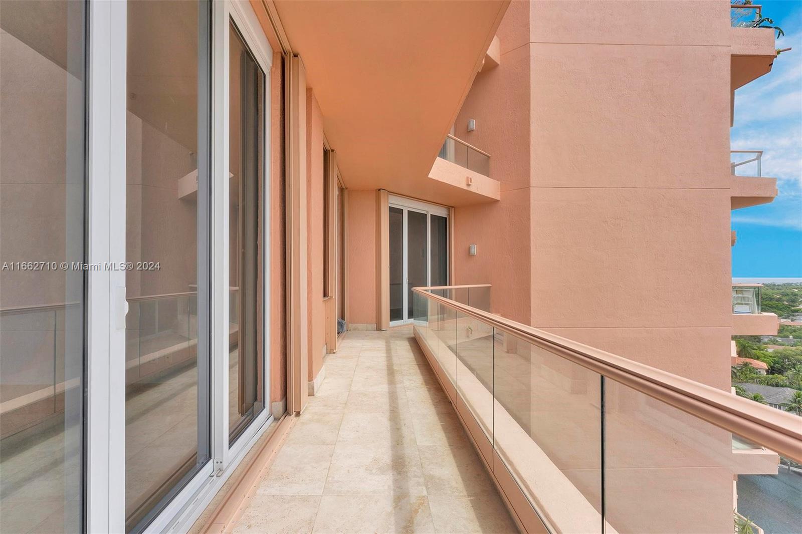 60 Edgewater Dr Unit: PH2D