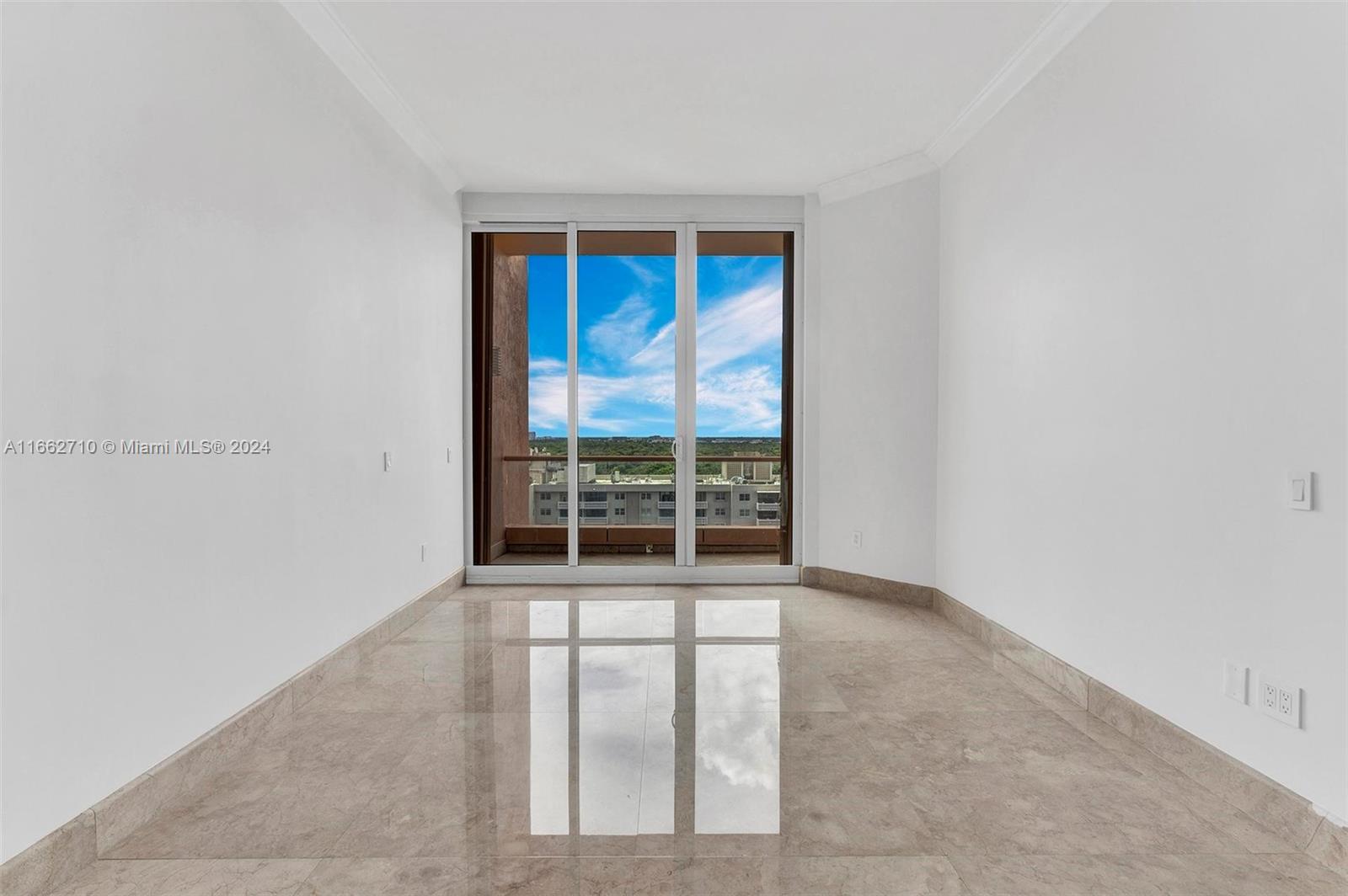 60 Edgewater Dr Unit: PH2D