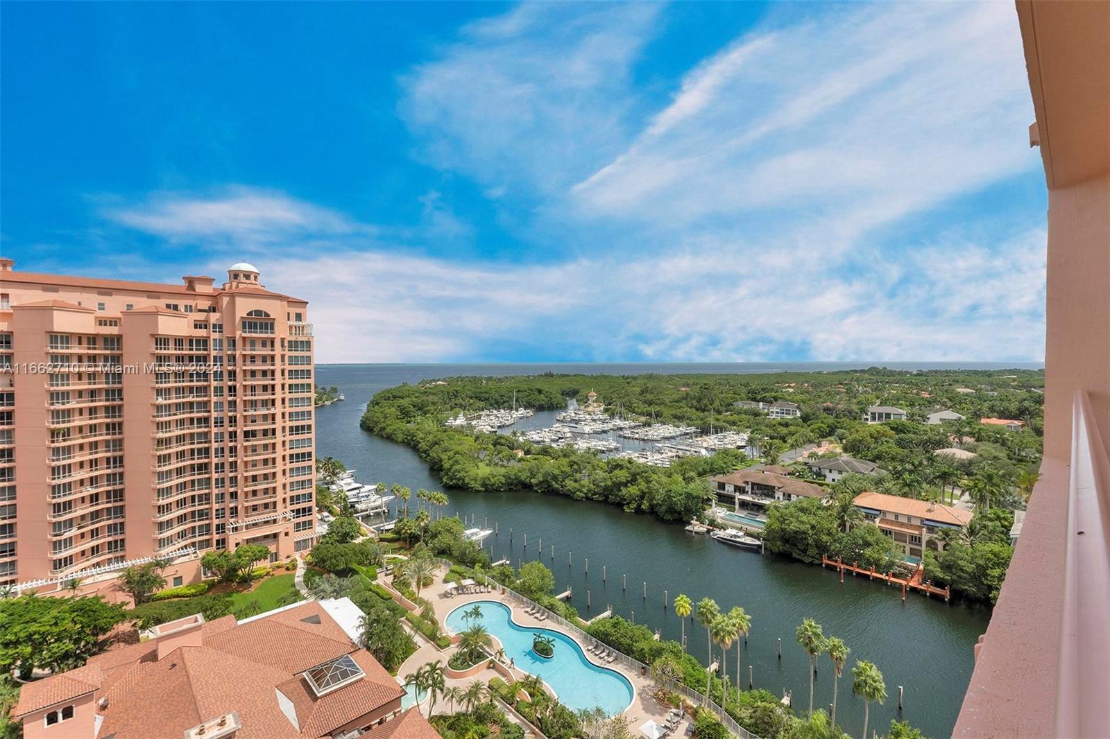 60 Edgewater Dr Unit: PH2D