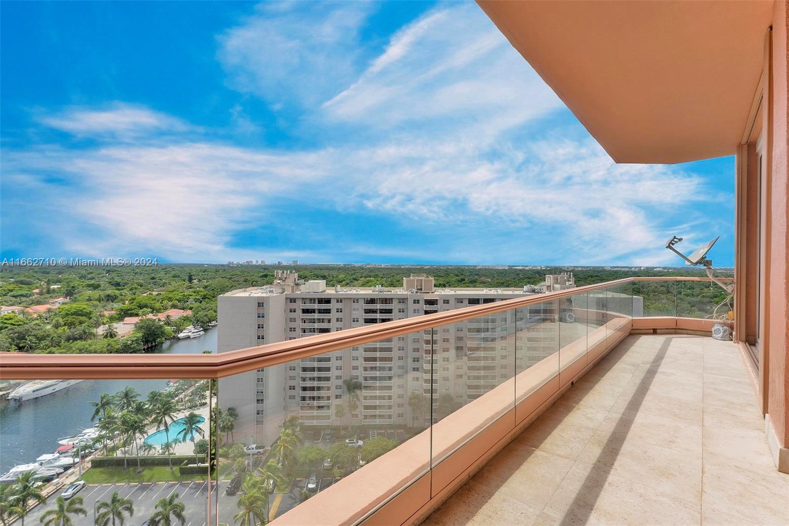 60 Edgewater Dr Unit: PH2D