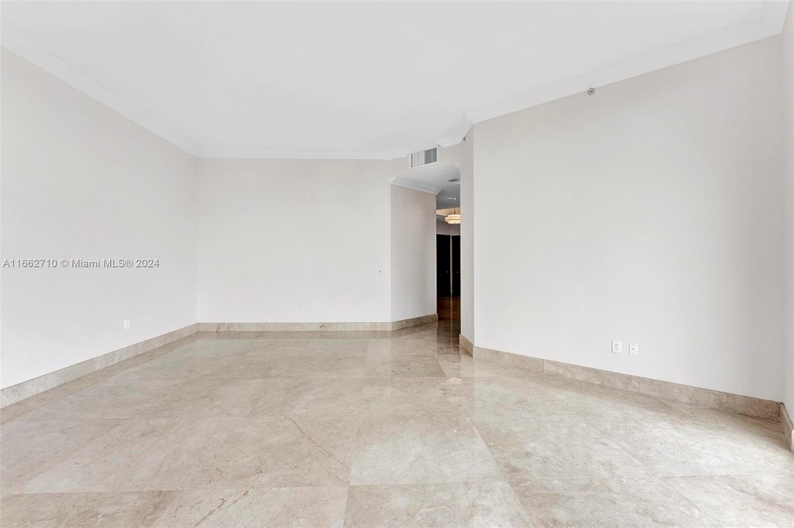 60 Edgewater Dr Unit: PH2D