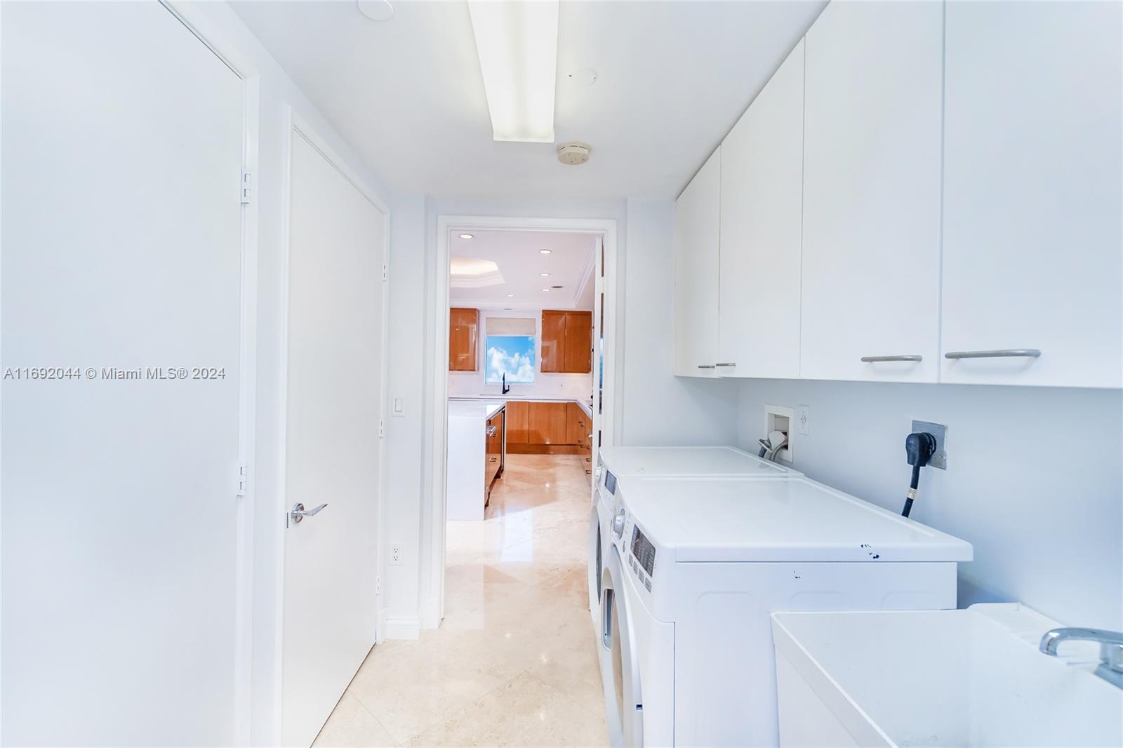 791 Crandon Blvd # 507