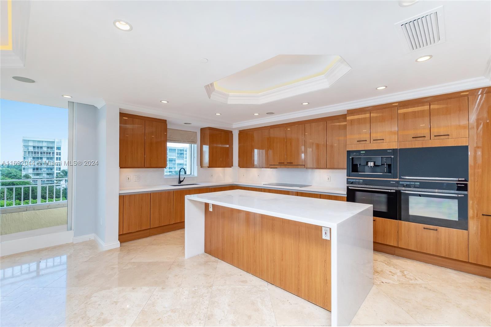 791 Crandon Blvd # 507