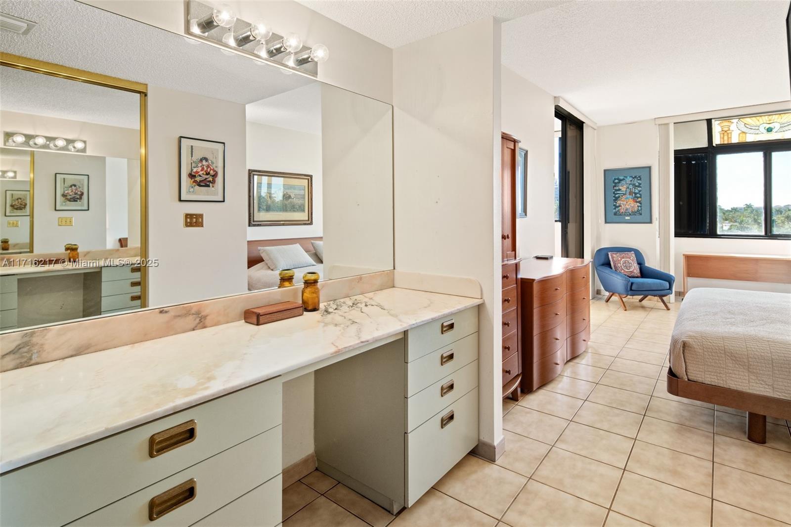 161 Crandon Blvd # 417