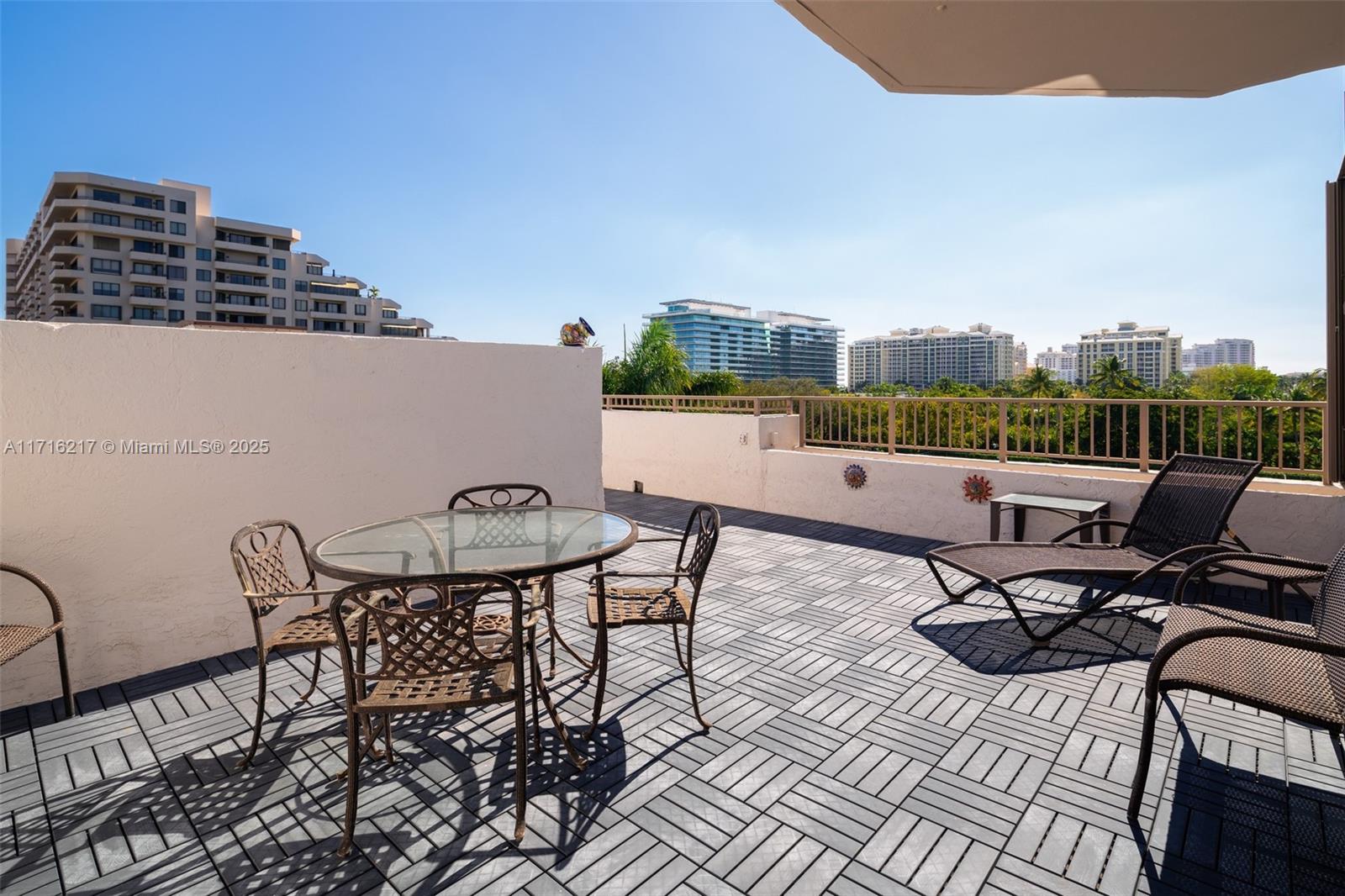161 Crandon Blvd # 417