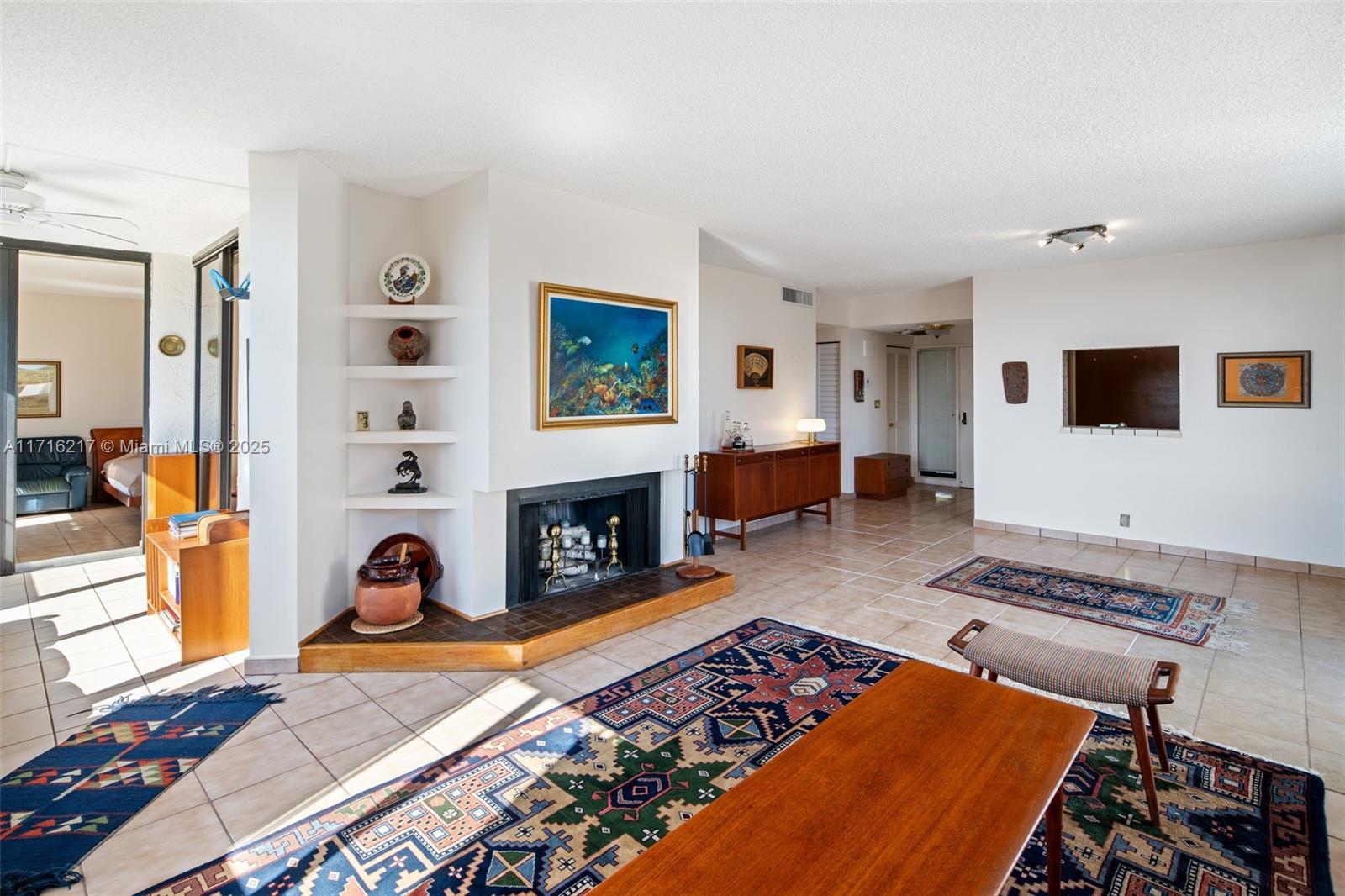 161 Crandon Blvd # 417