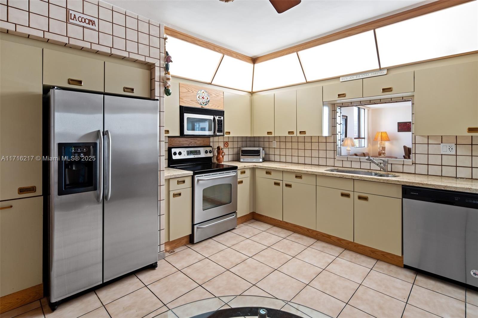 161 Crandon Blvd # 417
