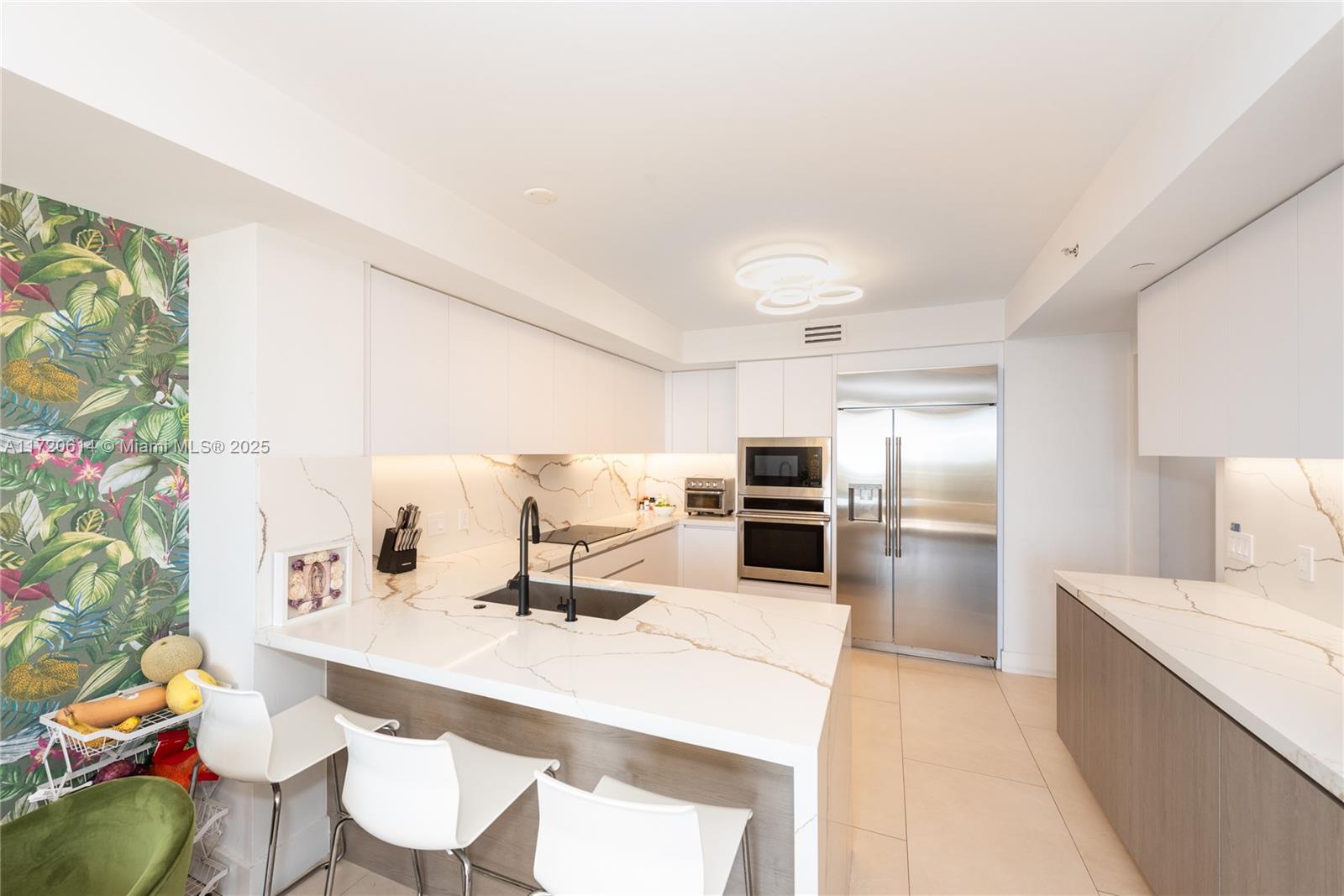 765 Crandon Blvd # 4 Unit: PH-4