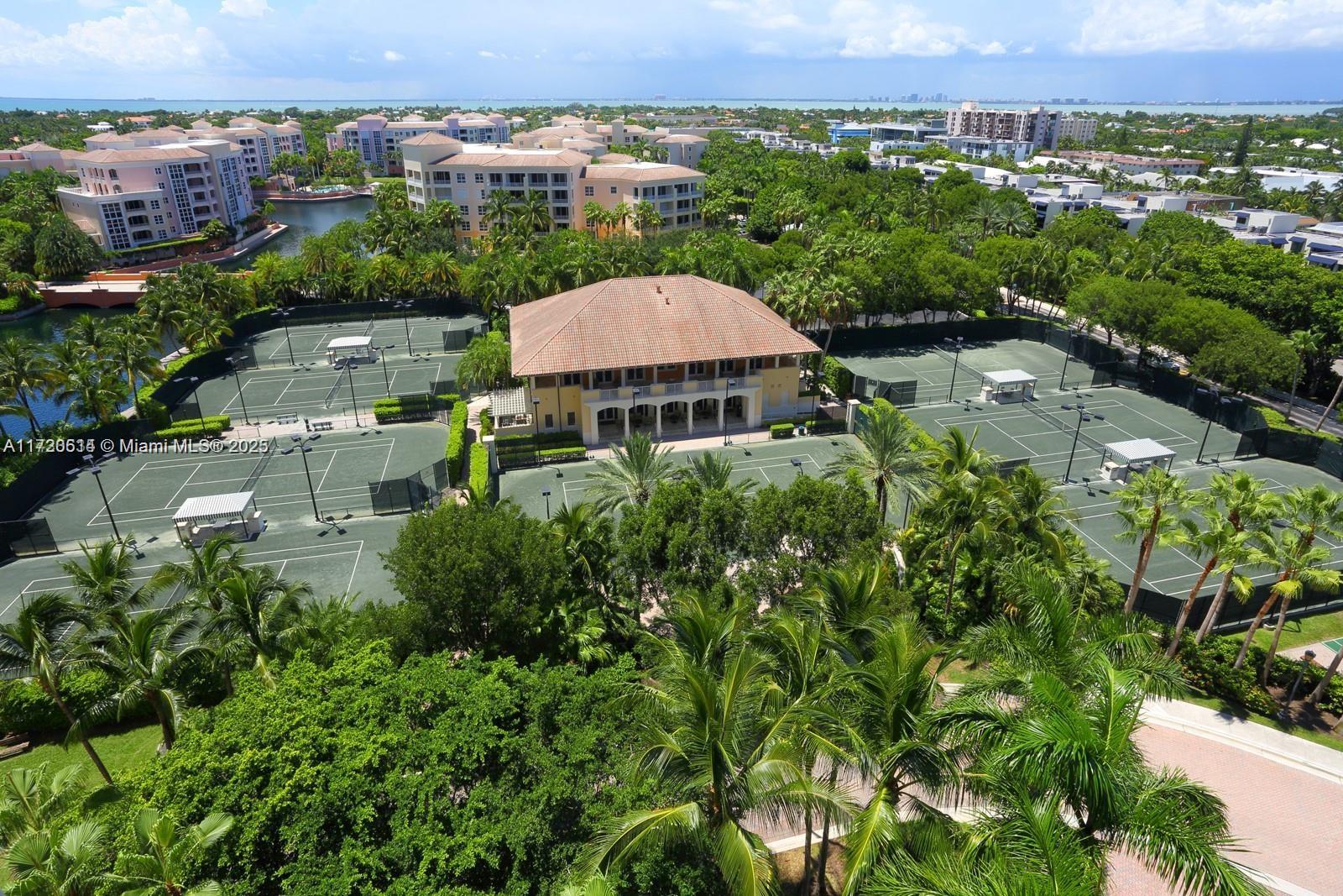 765 Crandon Blvd # 4 Unit: PH-4