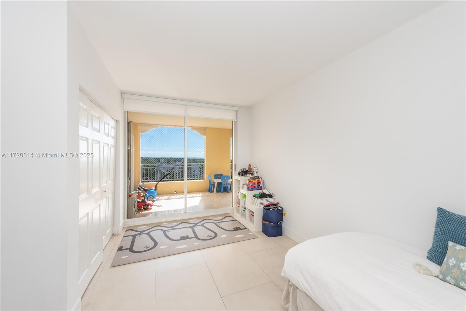 765 Crandon Blvd # 4 Unit: PH-4