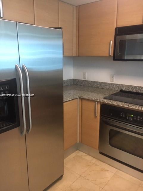 2101 Brickell Ave # 1409