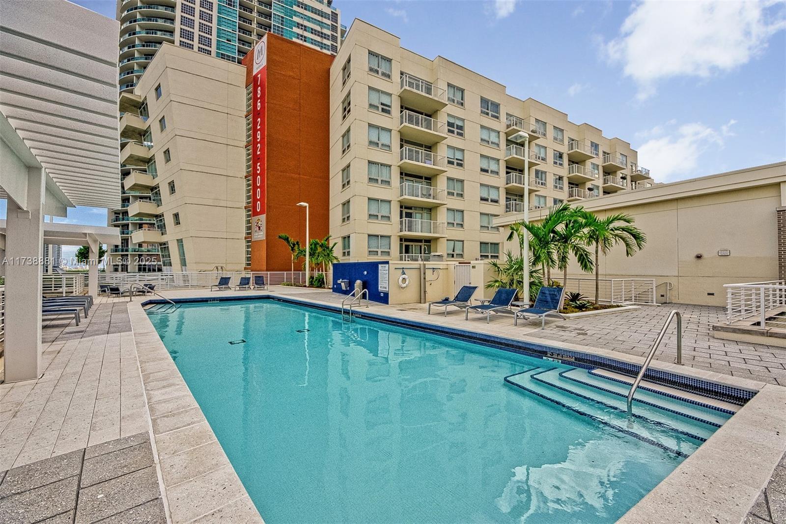 3250 NE 1st Ave # 1102