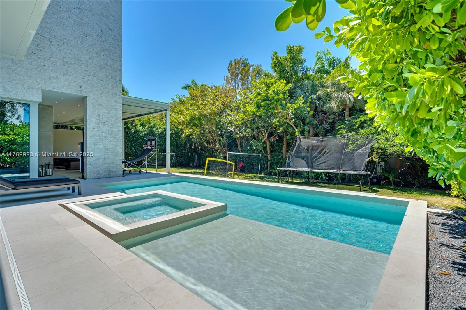 110 Reef Ln # 10