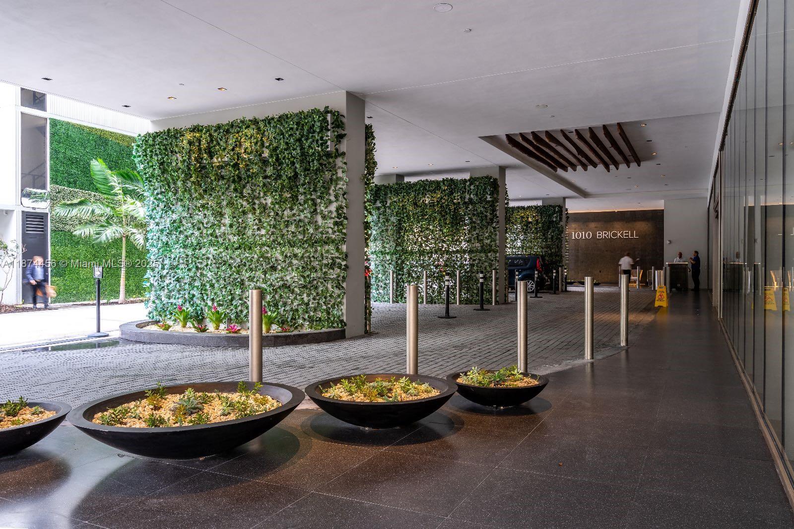 1010 Brickell Ave # 1902