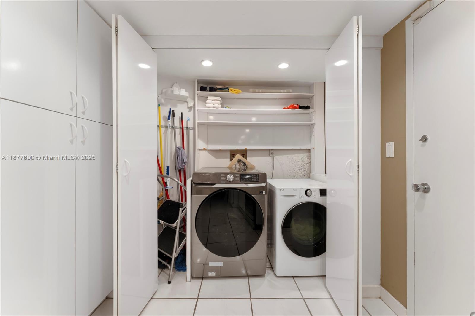 1121 Crandon Blvd # E1206