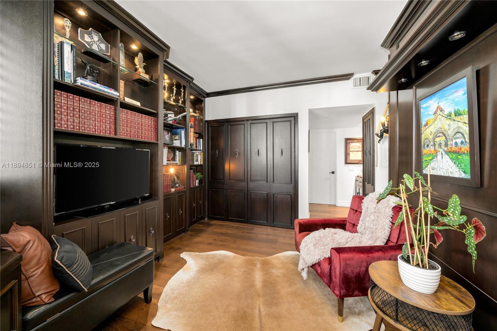 520 Brickell Key Dr Unit: APH00