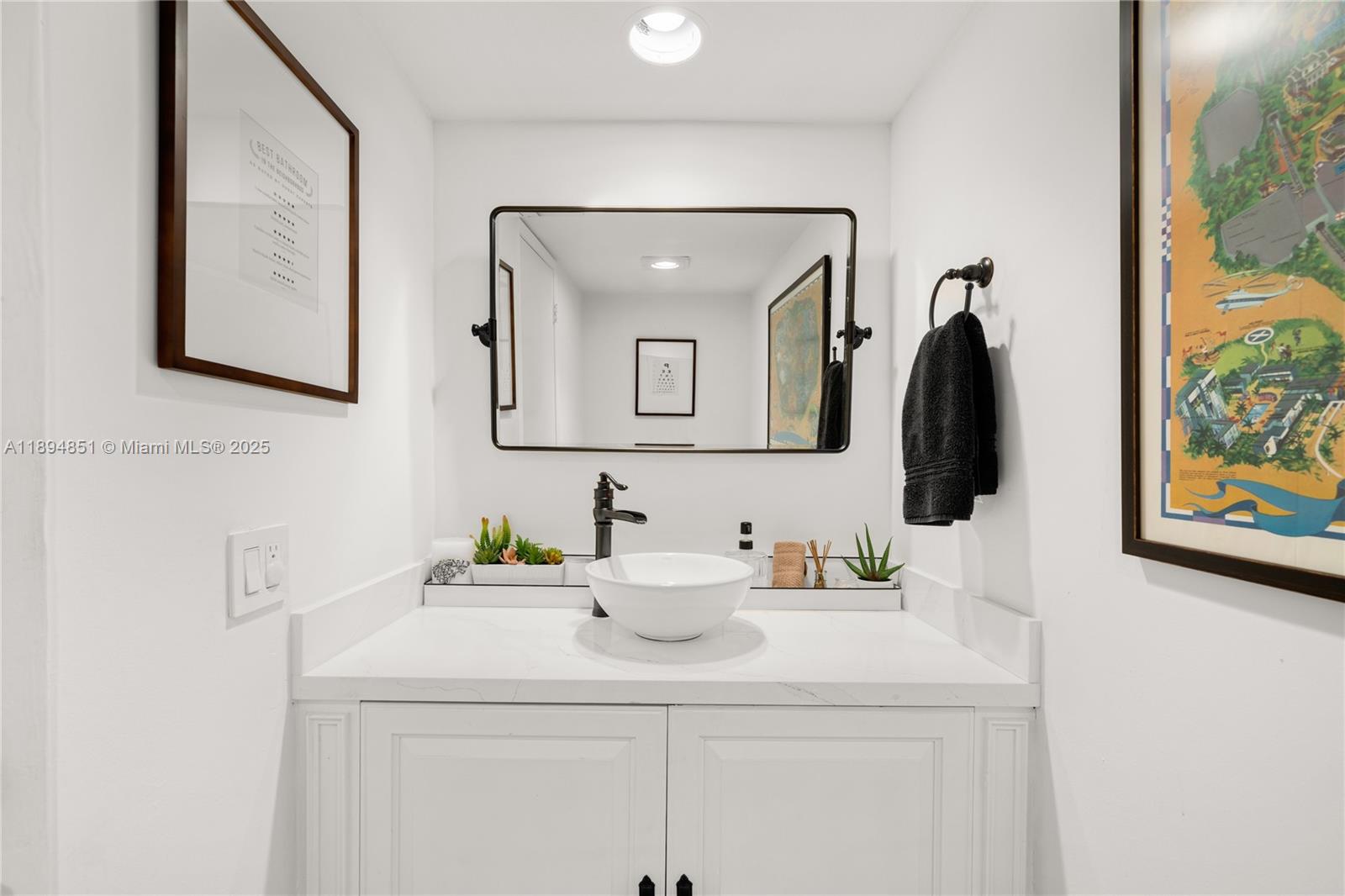 520 Brickell Key Dr Unit: APH00