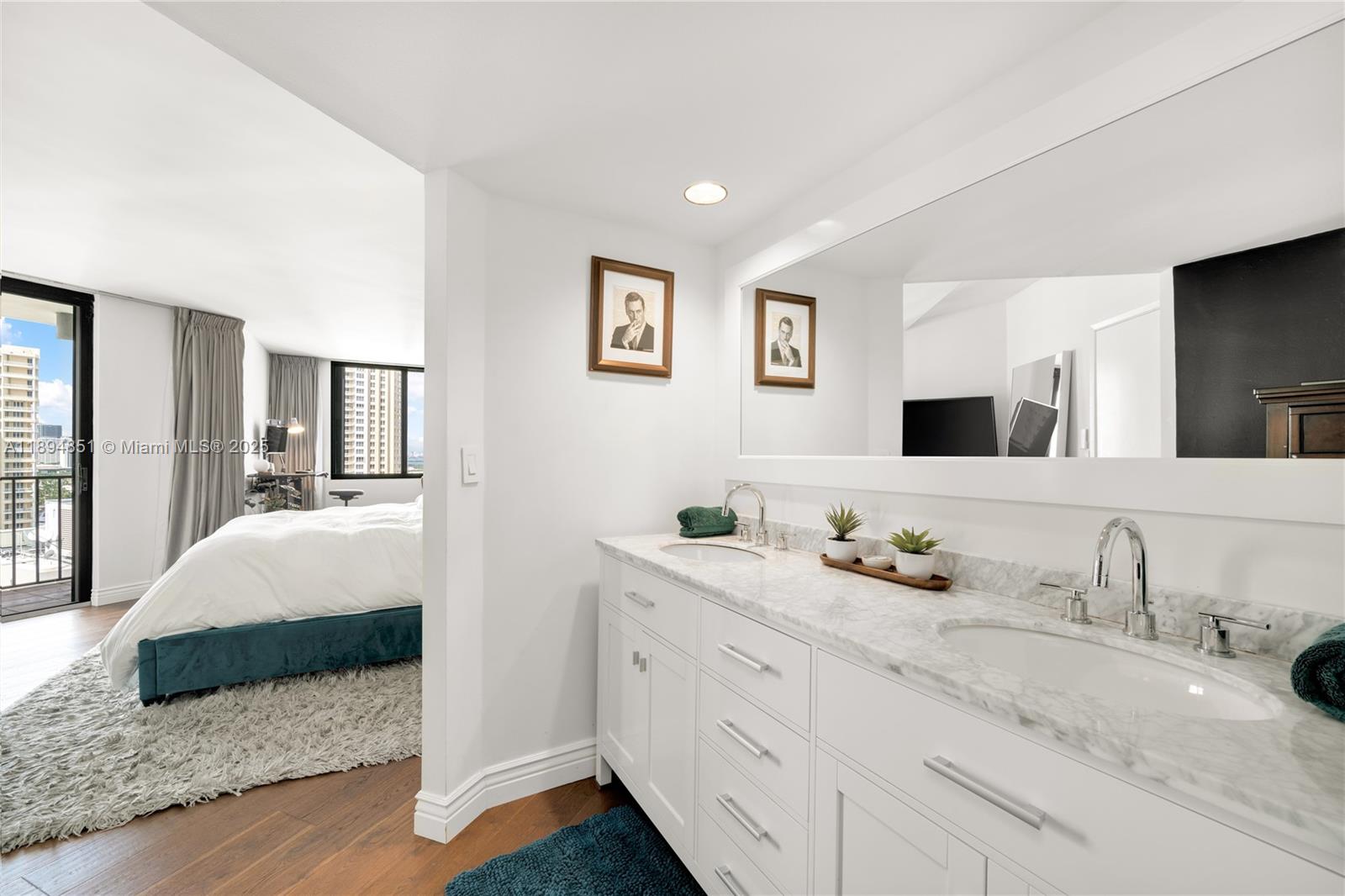 520 Brickell Key Dr Unit: APH00