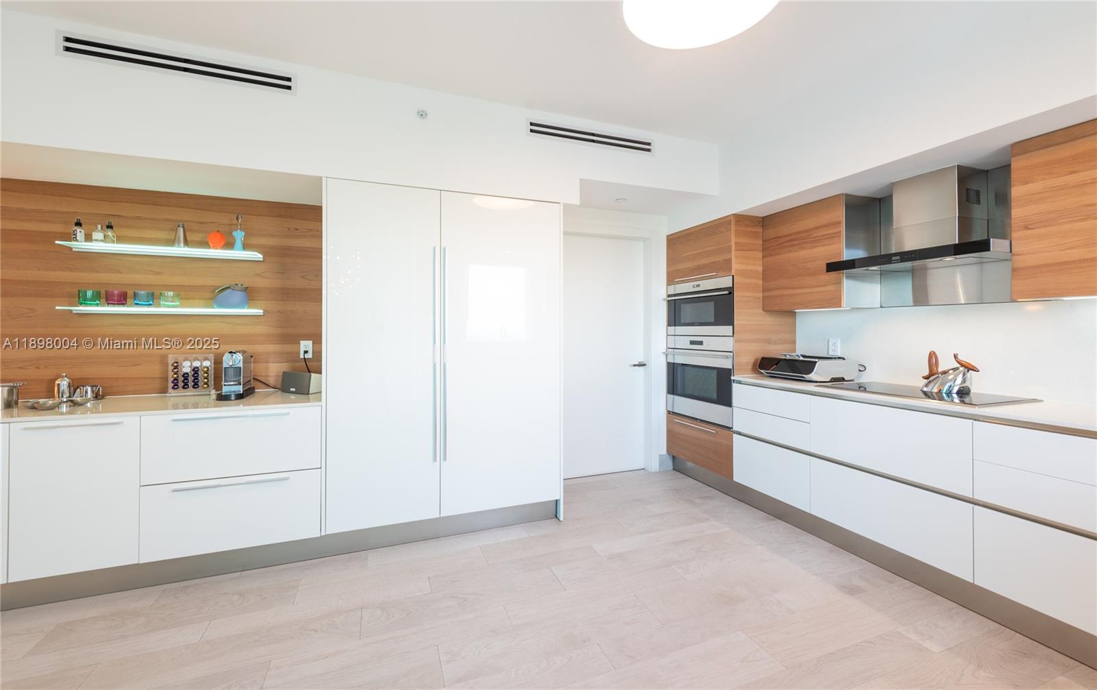 785 Crandon Blvd # 1106, Key Biscayne Unit: 1106