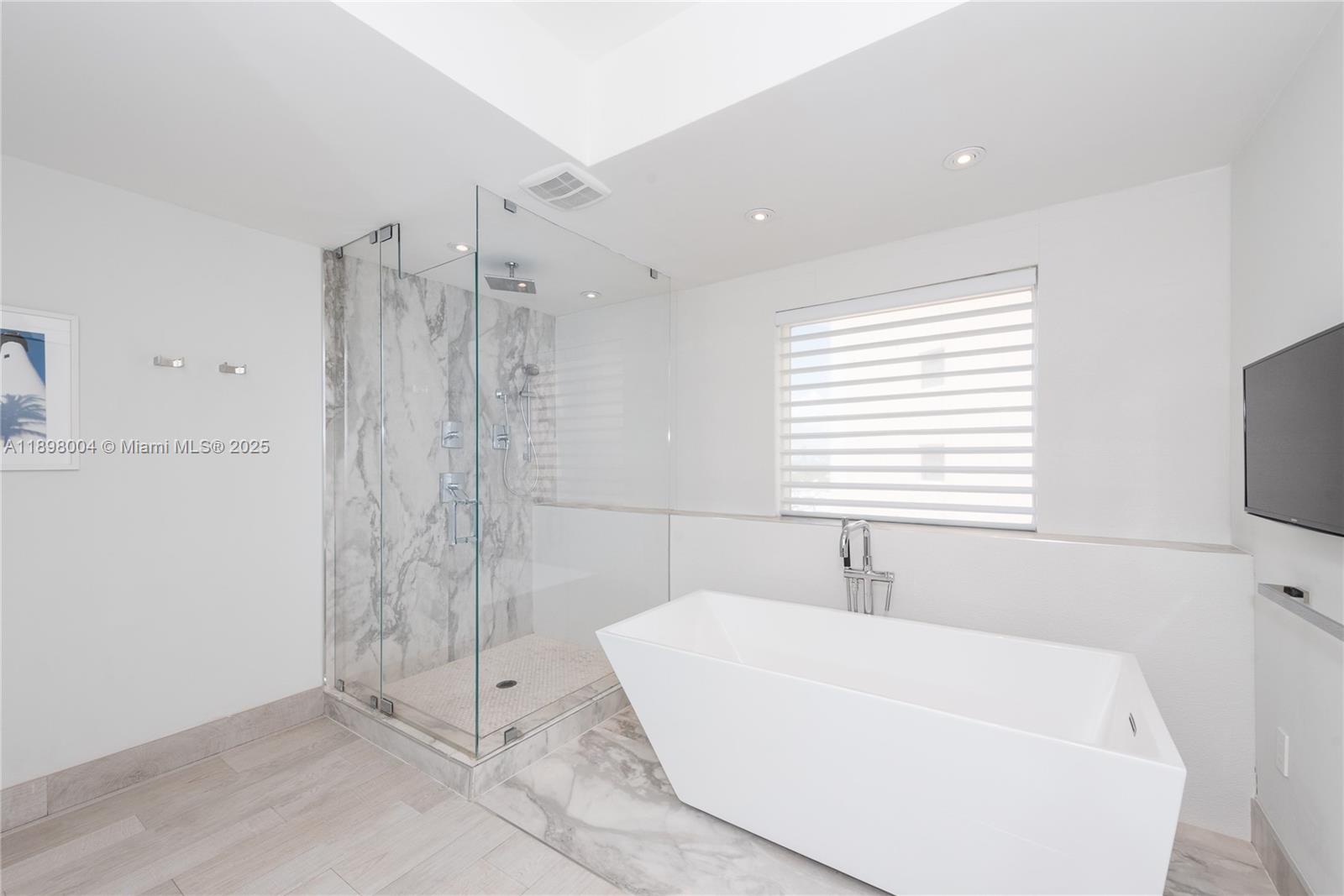 785 Crandon Blvd # 1106, Key Biscayne Unit: 1106
