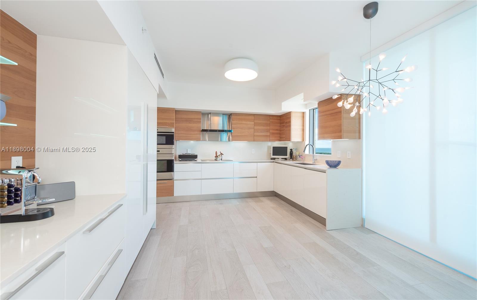 785 Crandon Blvd # 1106, Key Biscayne Unit: 1106