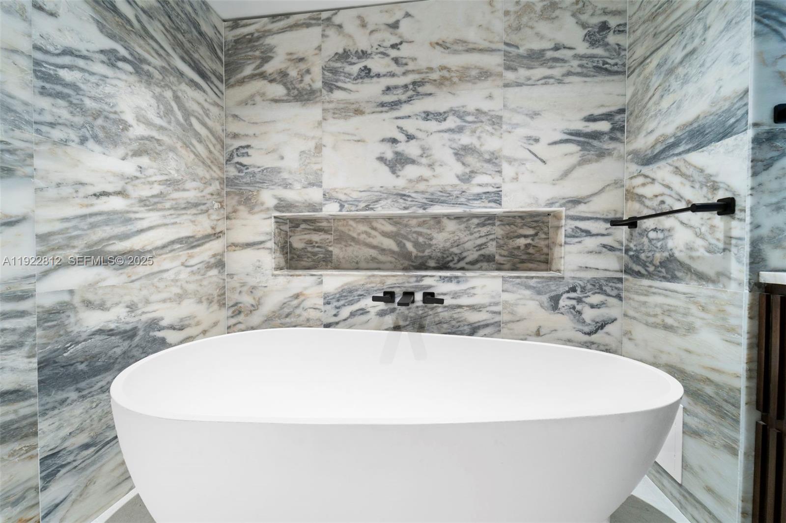 2127 Brickell Ave # 3005