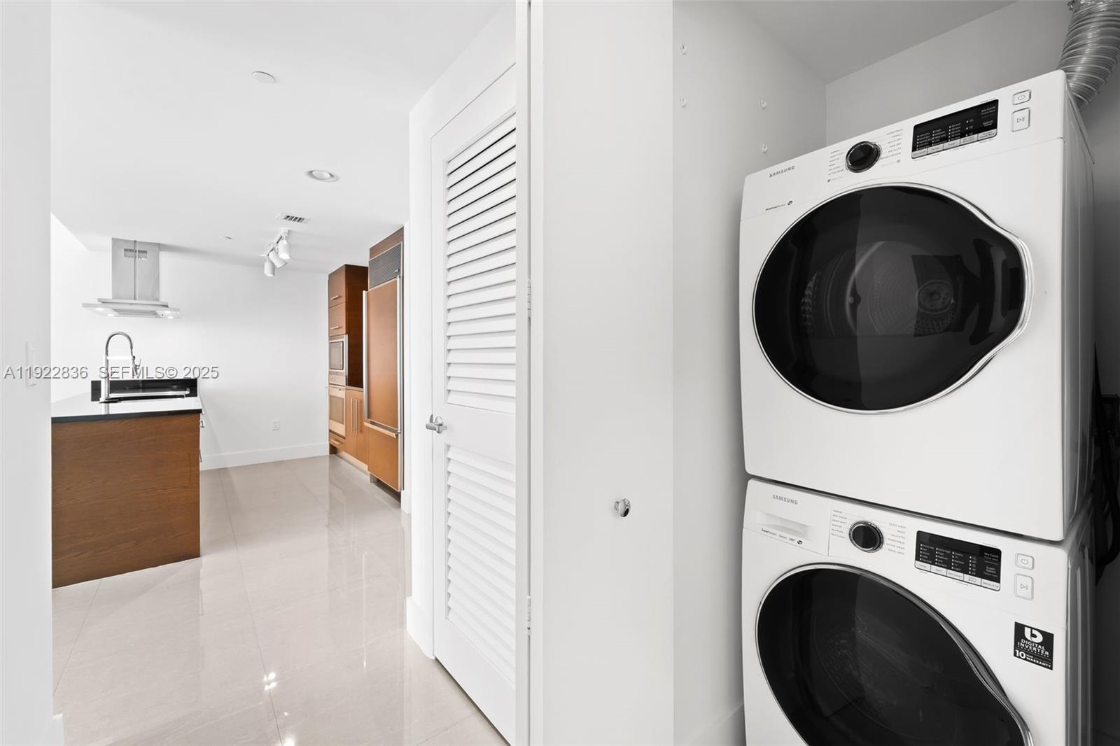 485 Brickell Ave # 1907