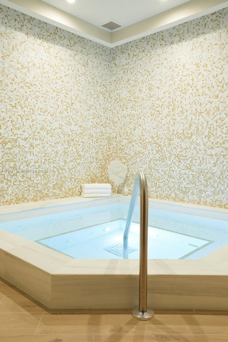 791 Crandon Blvd # 603