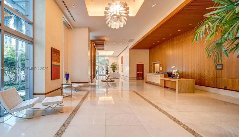 1060 Brickell Ave # 2013