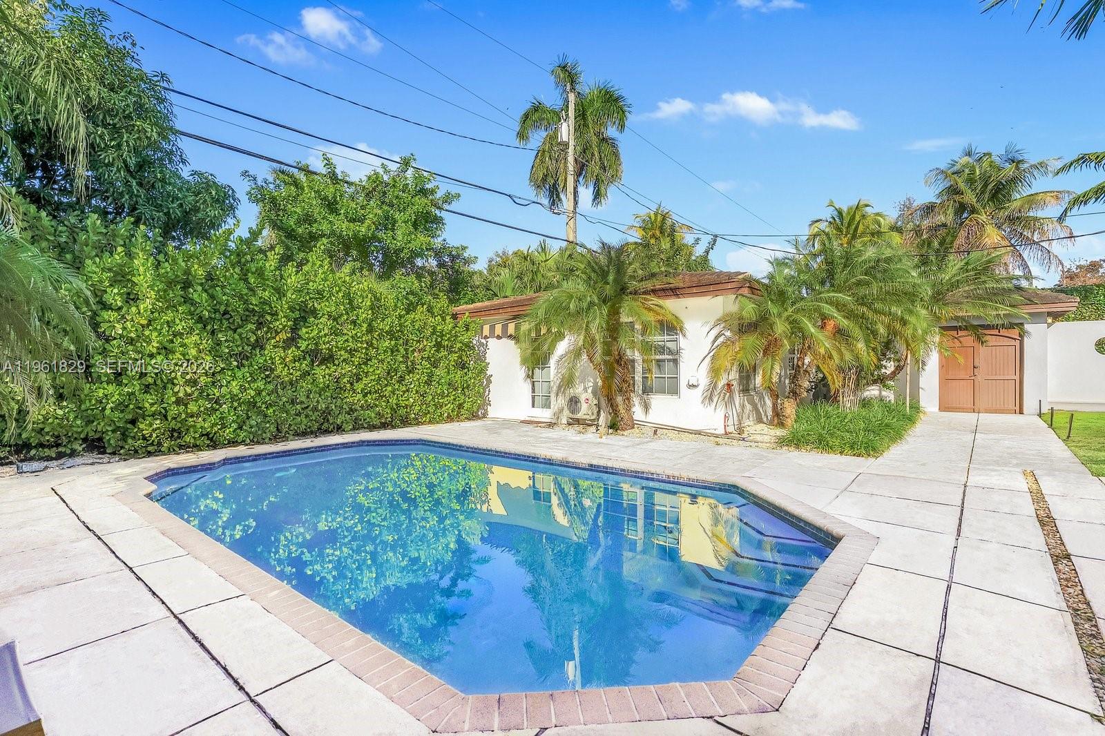 1161 Sunset Dr
