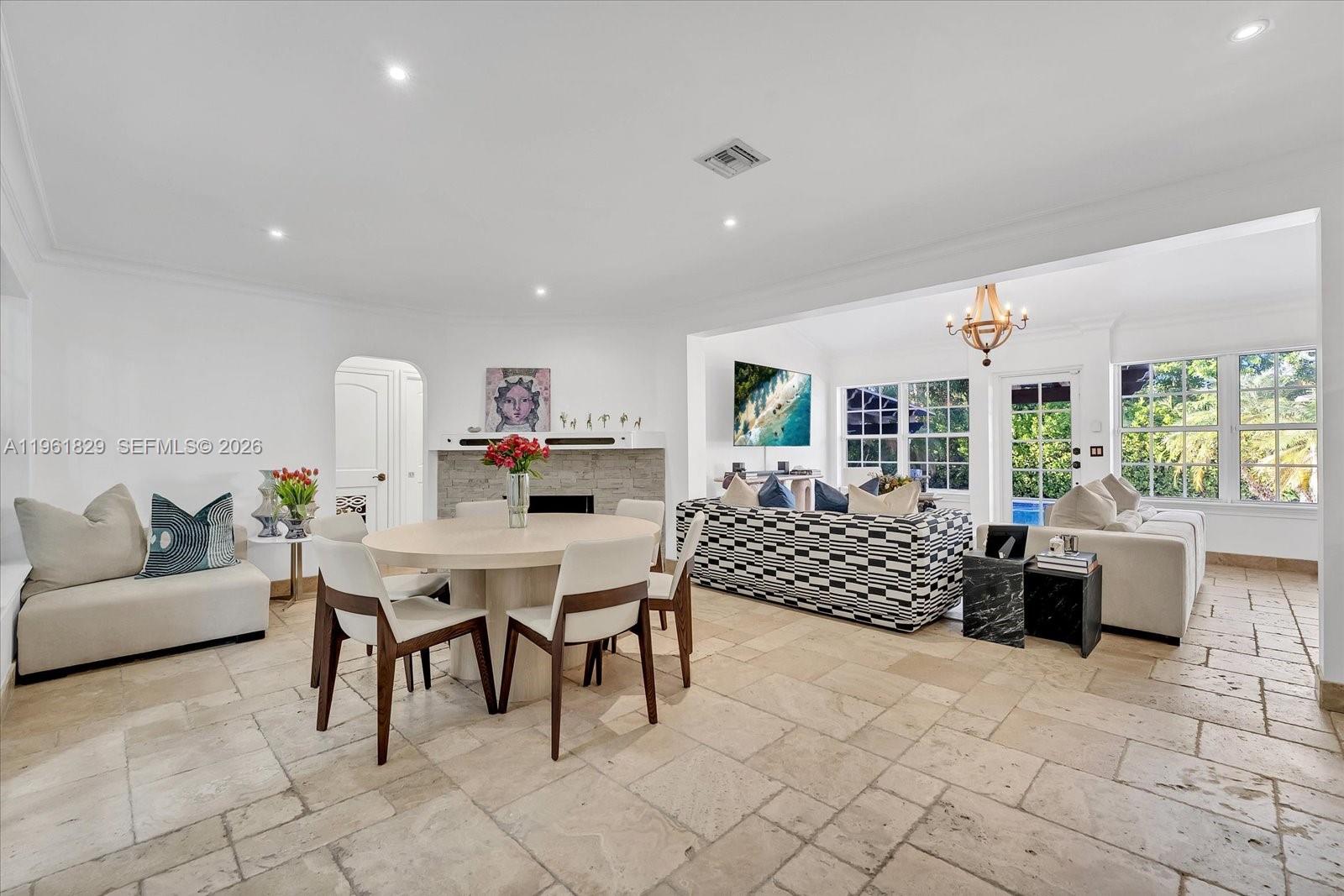 1161 Sunset Dr