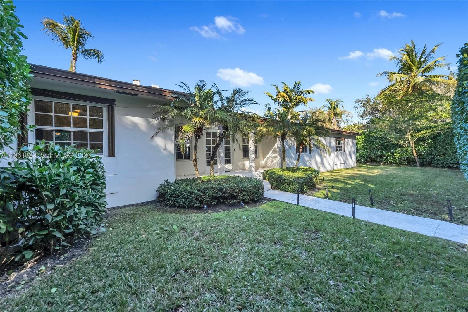 1161 Sunset Dr