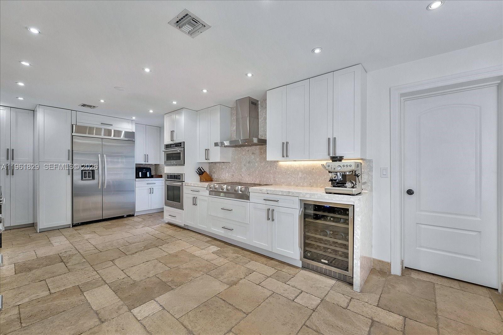 1161 Sunset Dr