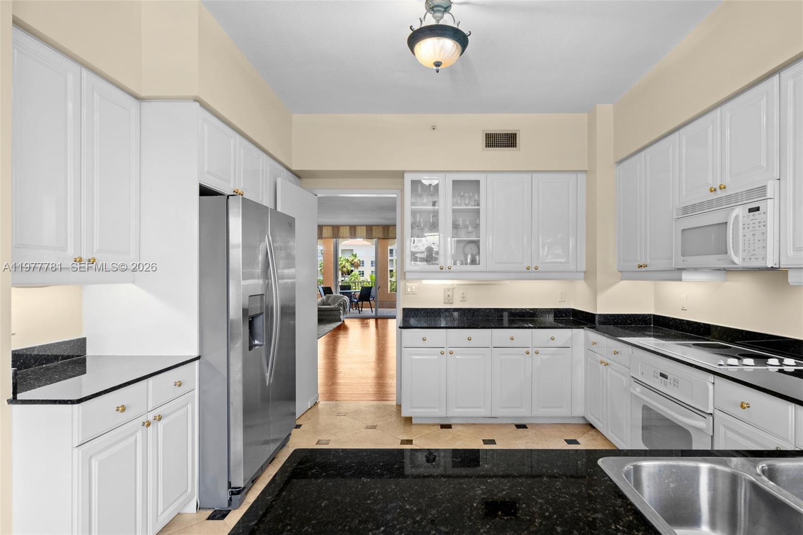 733 Crandon Blvd # 405