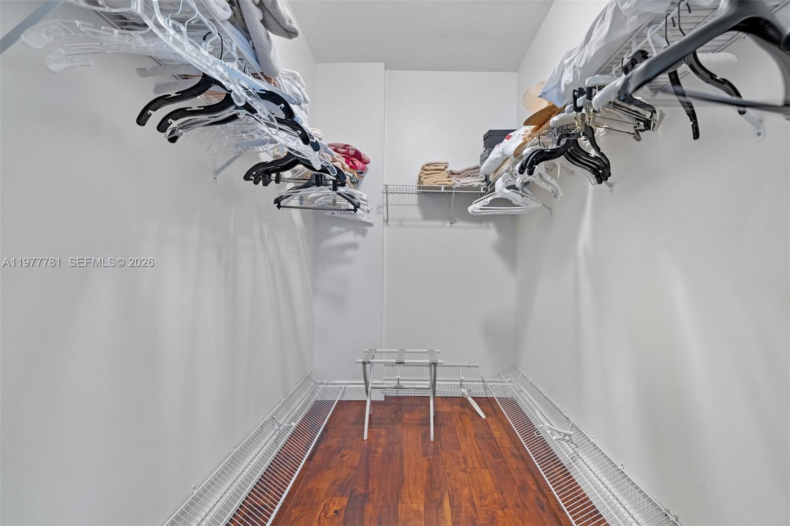 733 Crandon Blvd # 405