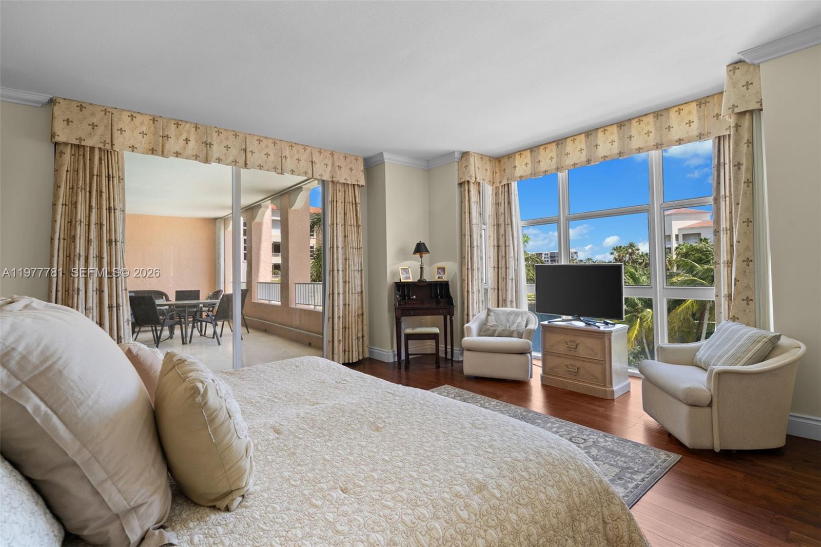 733 Crandon Blvd # 405