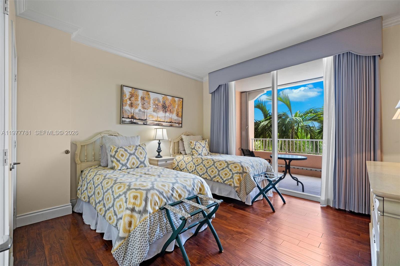 733 Crandon Blvd # 405