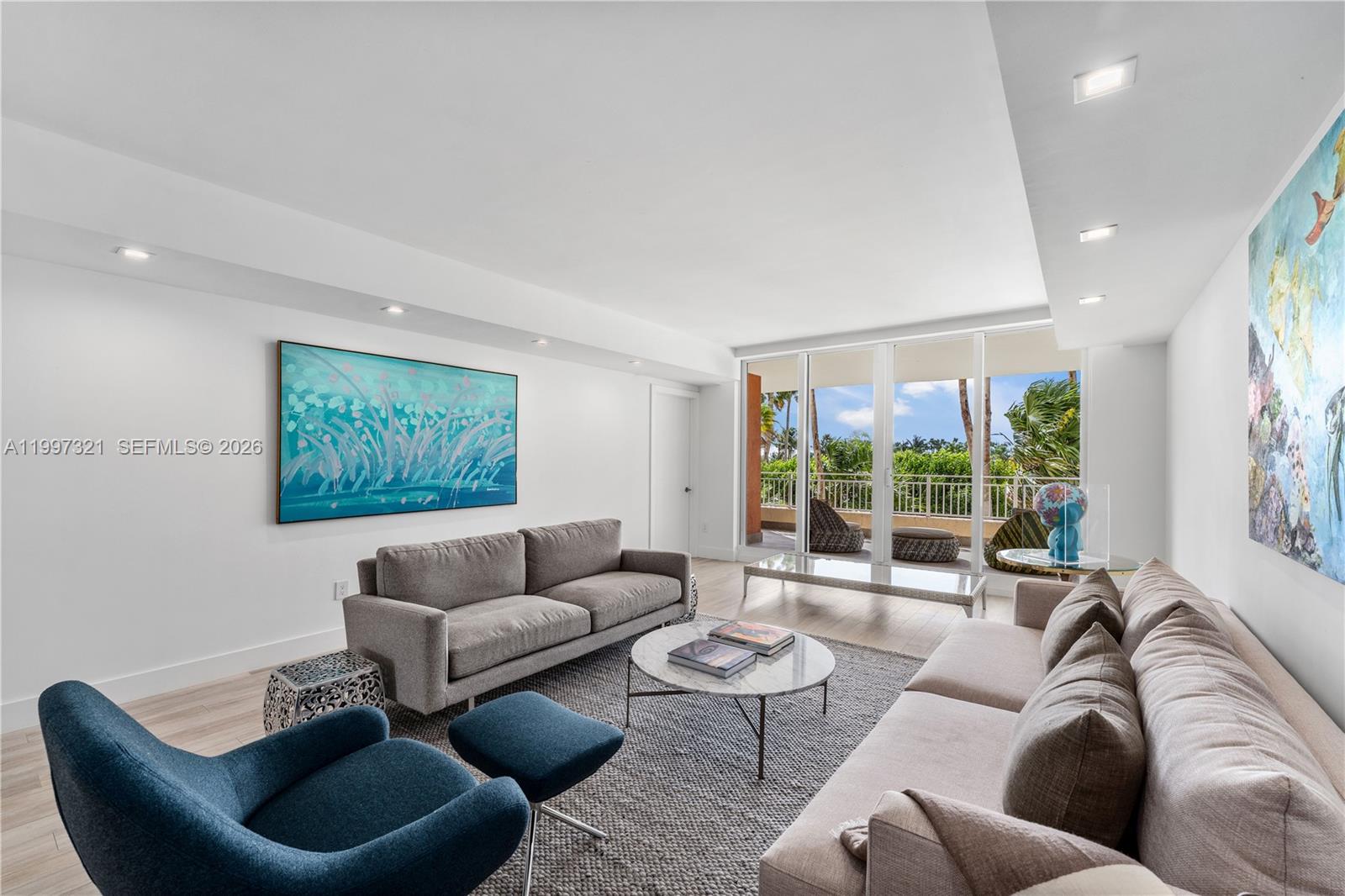 791 Crandon Blvd # 405