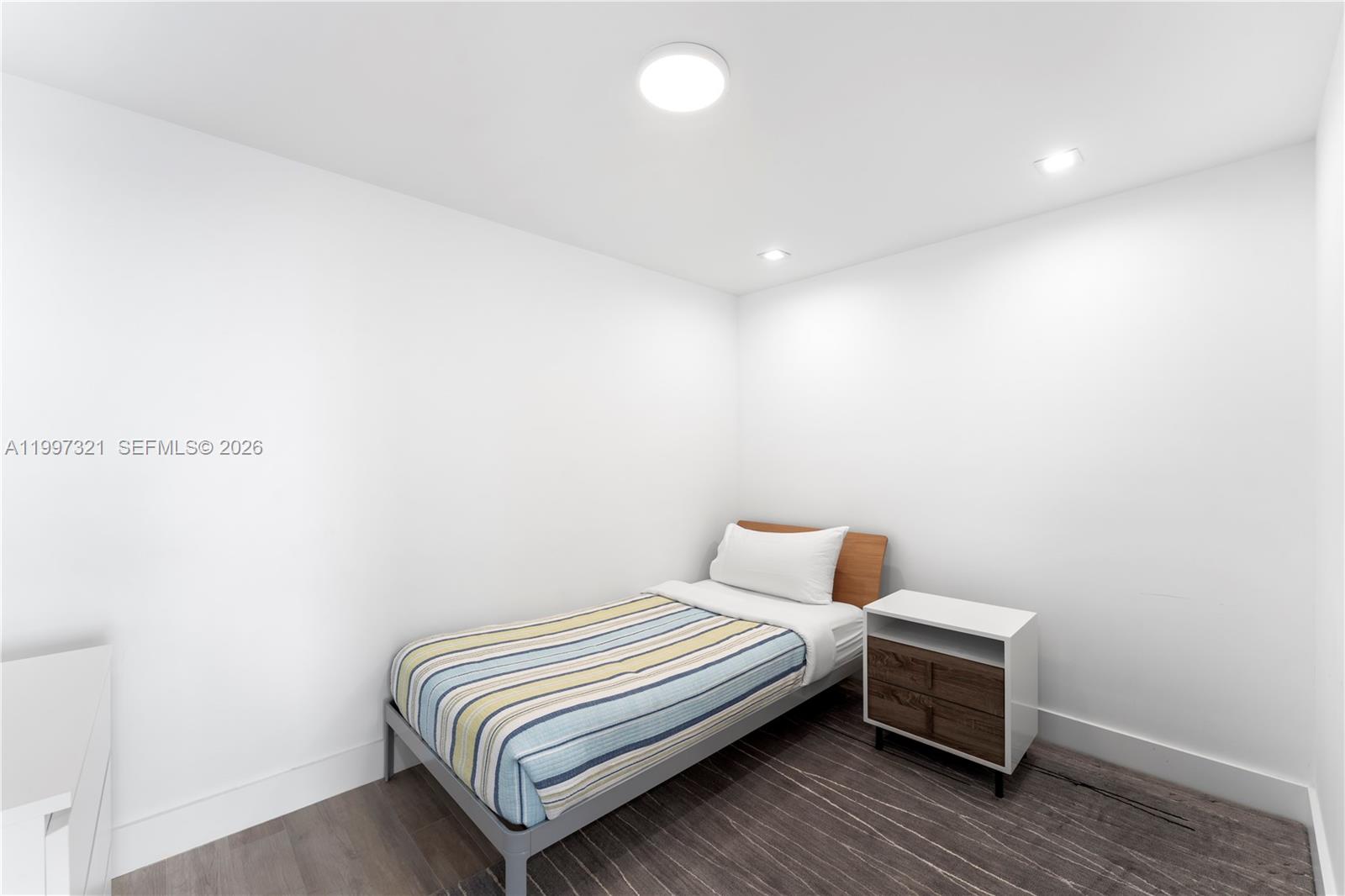 791 Crandon Blvd # 405