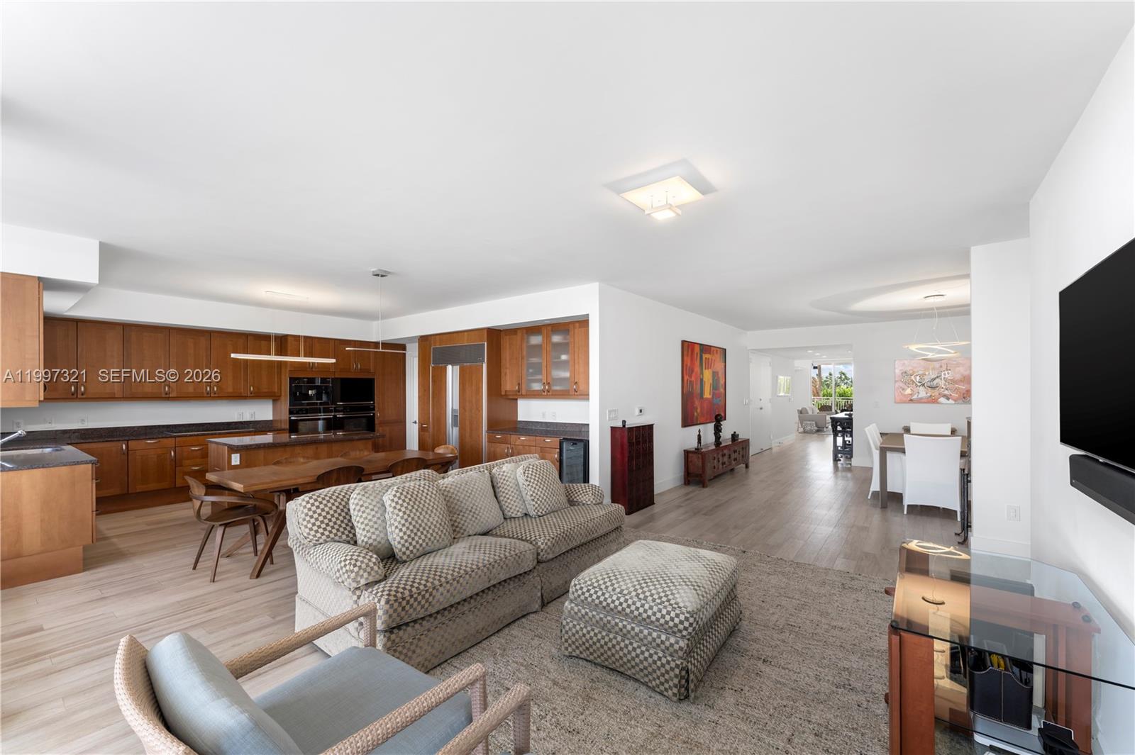 791 Crandon Blvd # 405