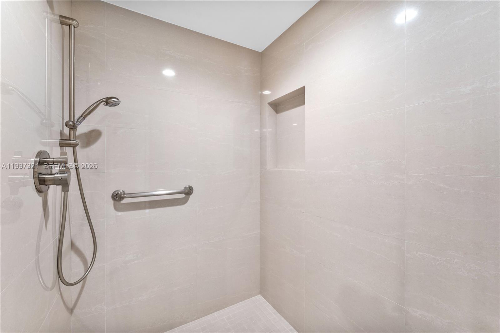 791 Crandon Blvd # 405