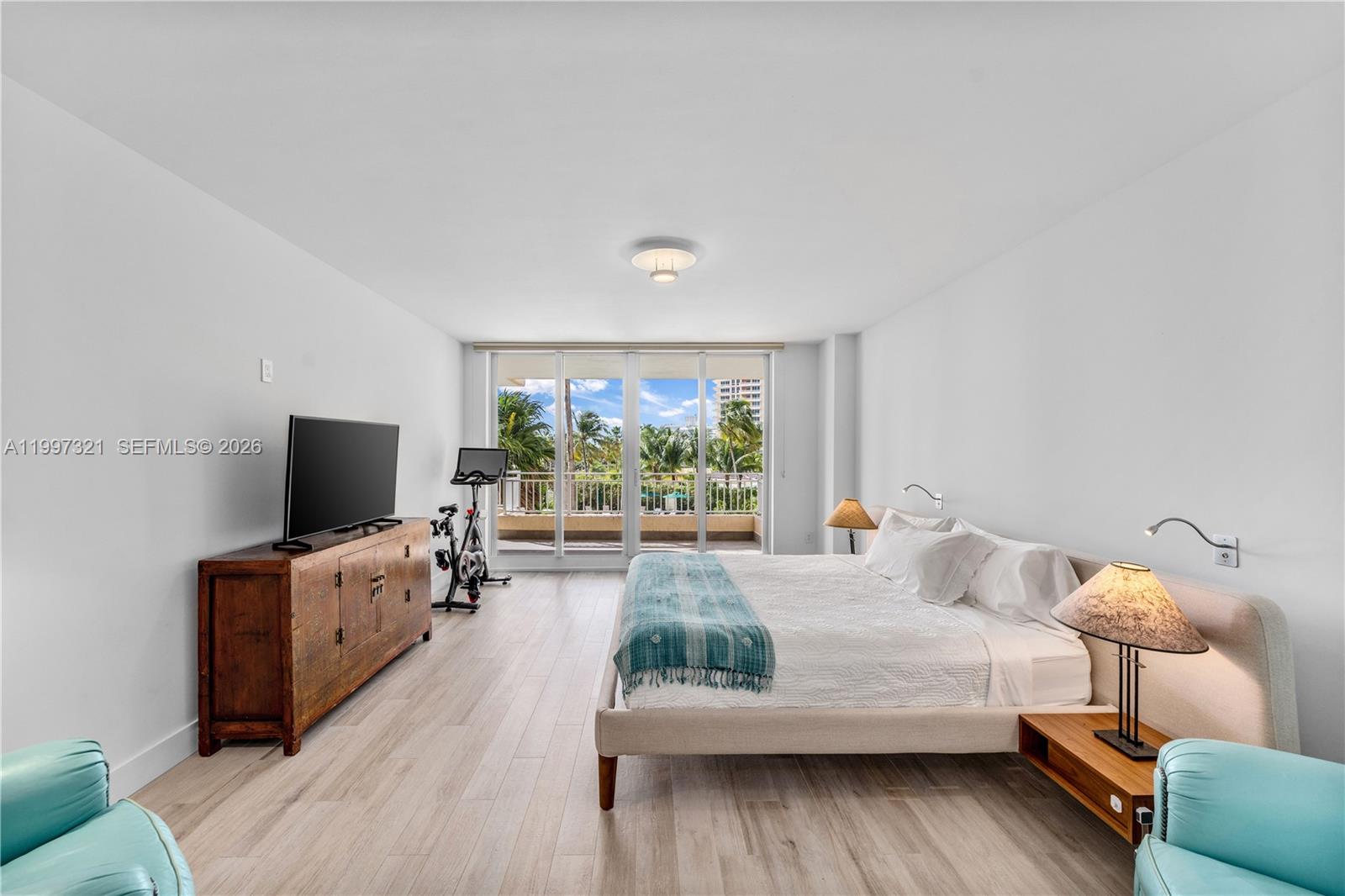 791 Crandon Blvd # 405