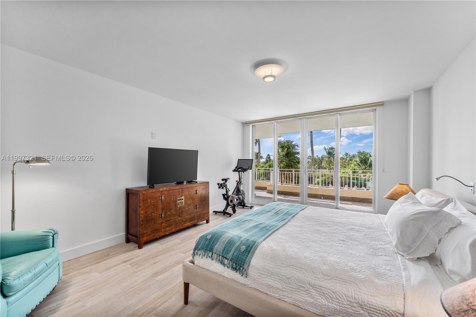 791 Crandon Blvd # 405