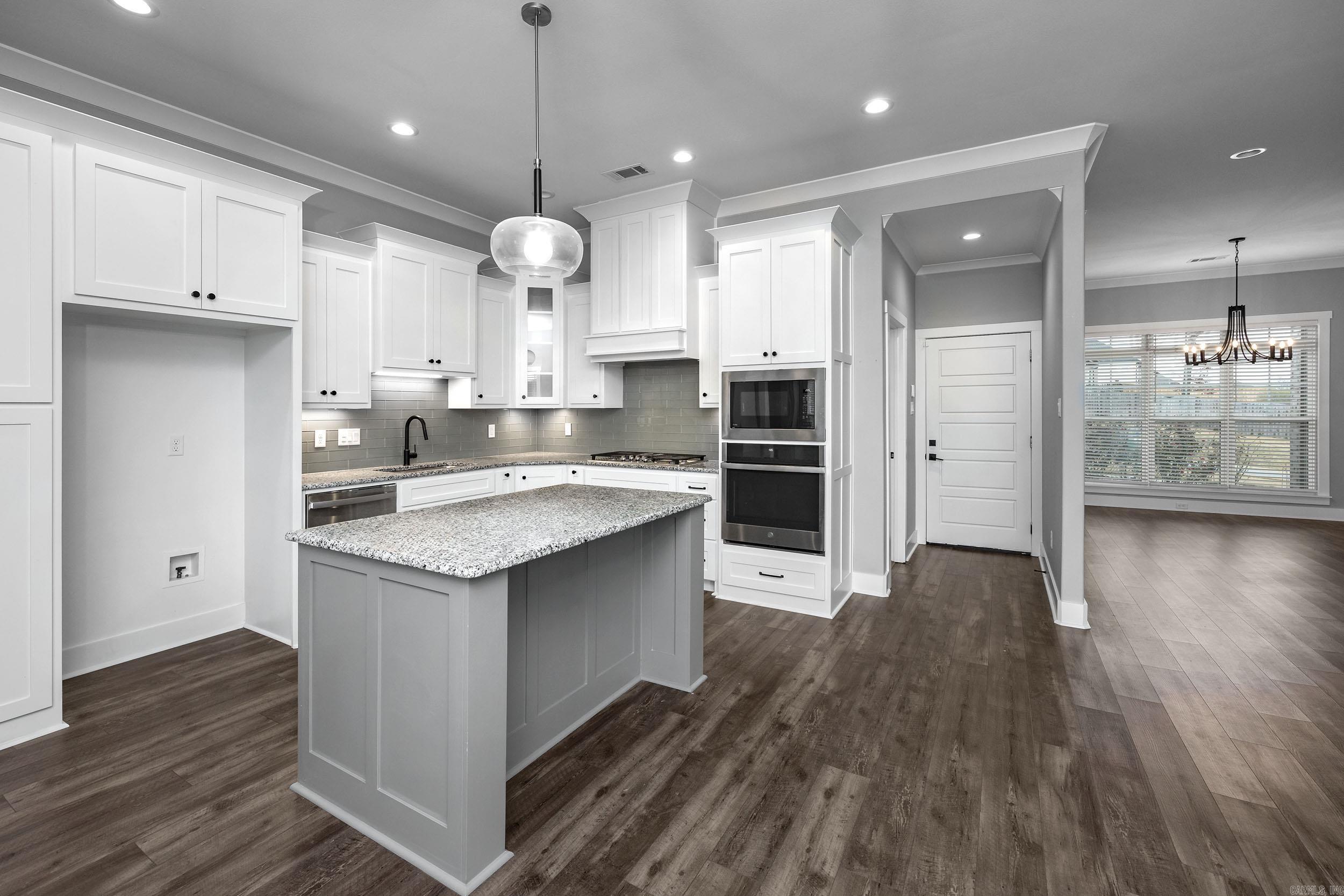 1809 Creekview Drive